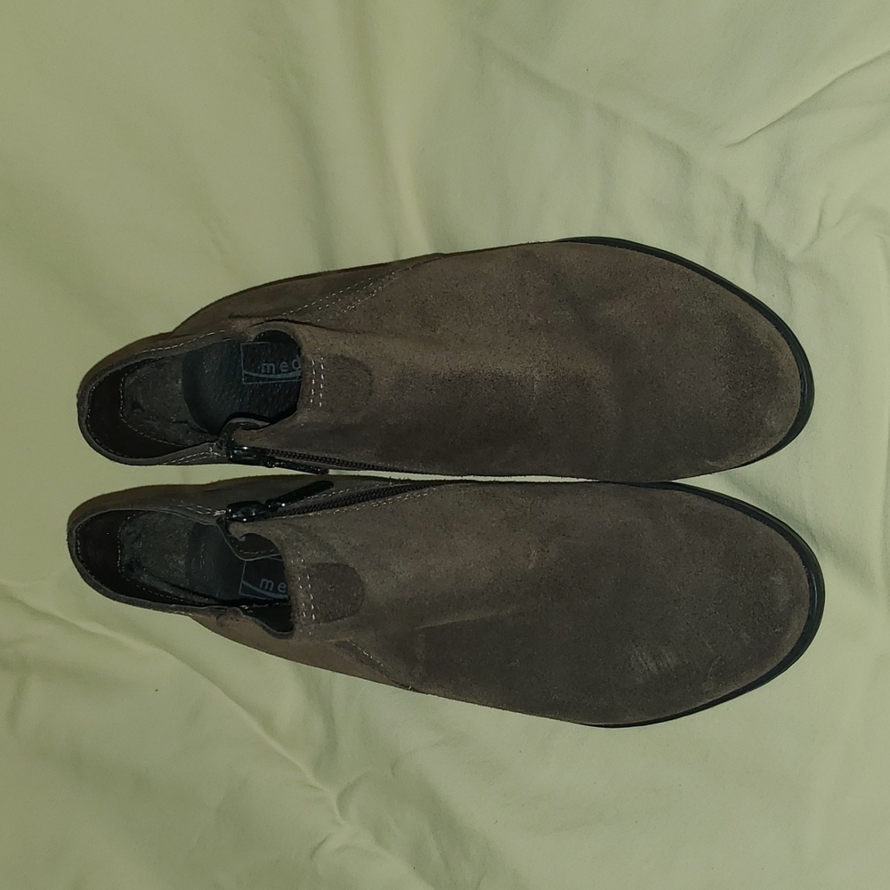 Medicus Faux Suede Ankle Booties Size 5
